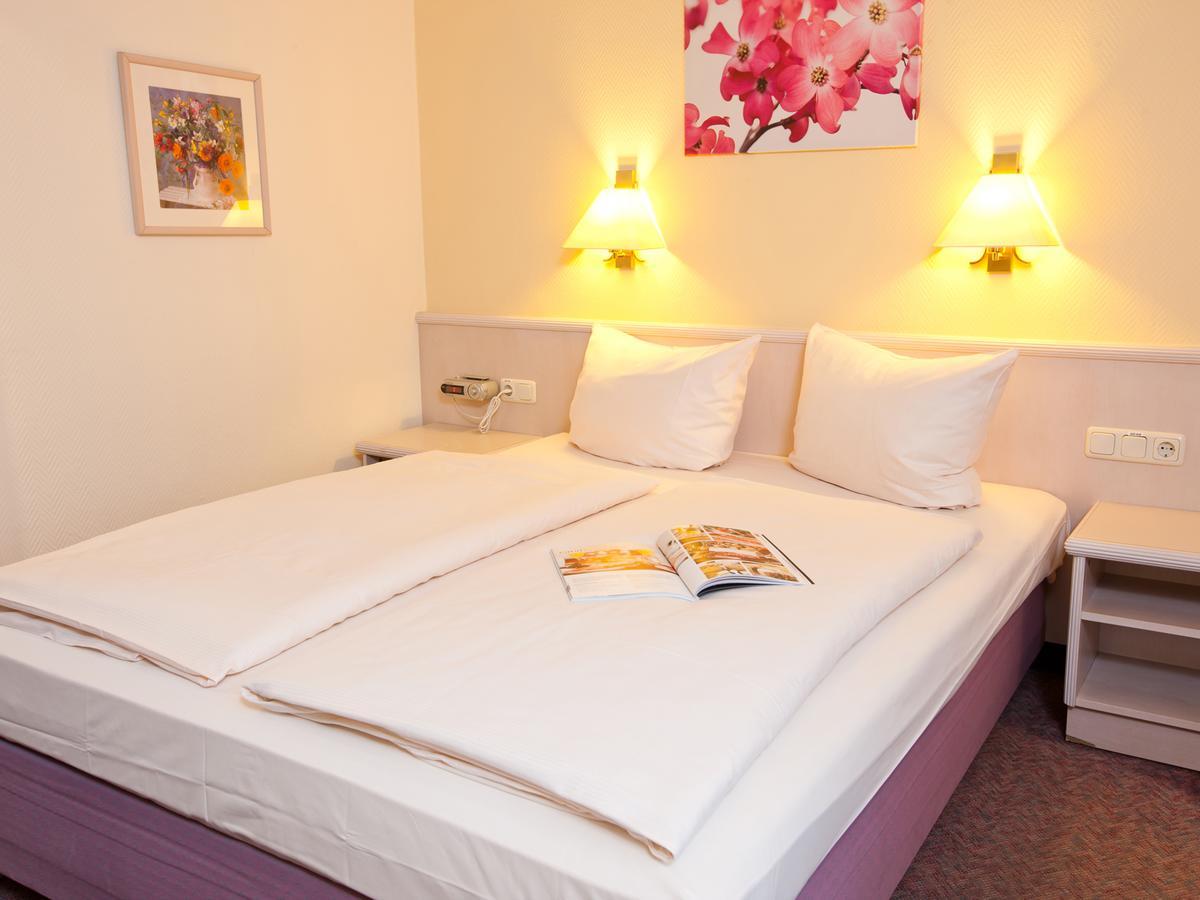 Hotel Traube Ruedesheim Rudesheim am Rhein Bagian luar foto