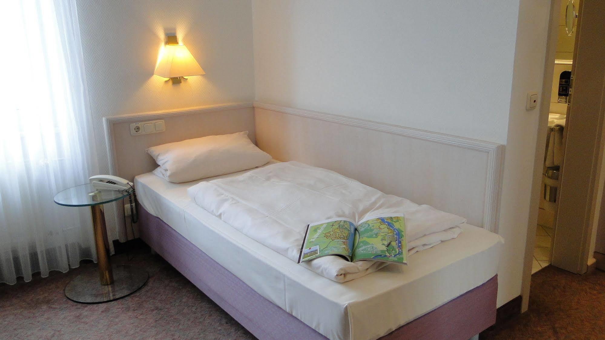 Hotel Traube Ruedesheim Rudesheim am Rhein Bagian luar foto