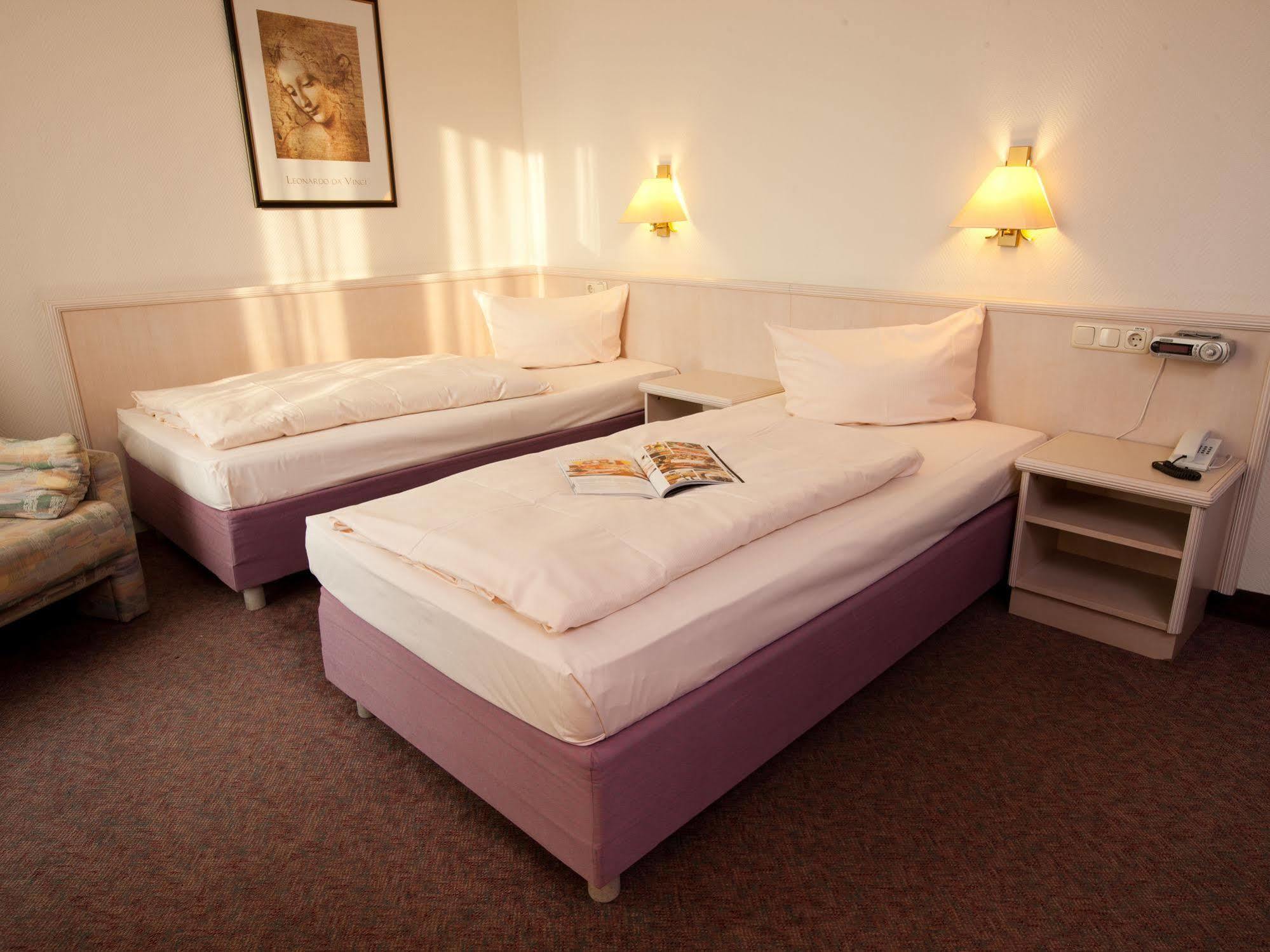 Hotel Traube Ruedesheim Rudesheim am Rhein Bagian luar foto